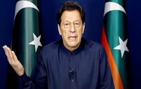 عمران خان يطلب الحوار مع السلطات العسكرية في ظل الانقسام داخل حزبه