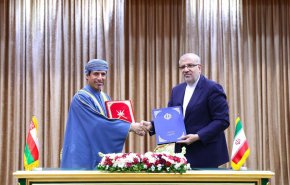 ايران وعمان توقعان على 4 وثائق للتعاون بينهما