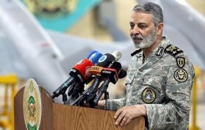 فرمانده کل ارتش: همیشه یک قدم از دشمنانمان جلوتریم/ در بهترین سطح آمادگی قرار داریم