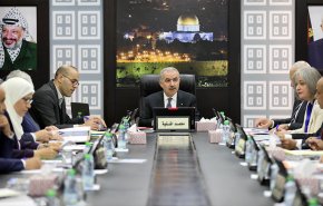 اشتية يحذر من مشروع قانون إسرائيلي يفرض تقسيم الأقصى زمانيا ومكانيا