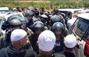 شاهد.. قوات الاحتلال تعتدي على محتجين بالجولان السوري وإصابة العشرات