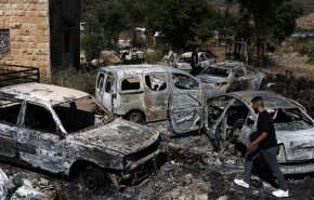الشعب الفلسطيني للسطلة:'يا بتحمونا يا بتسلحونا'