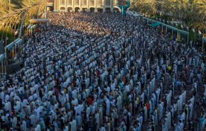 شاهد..صلاة عيد الأضحى في العتبتين الحسينية والعباسية بكربلاء