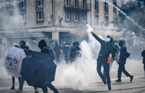 إحتجاجات عنيفة في فرنسا على خلفية مقتل فتى إفريقي