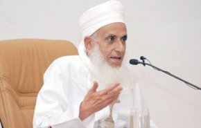 مفتي سلطنة عمان يدعو المسلمين لمقاطعة تامة للسويد