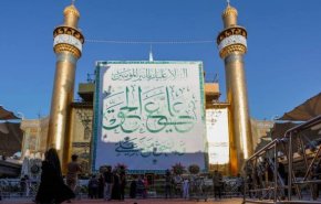 بالصور.. توافد الاف الزائرين الى المرقد العلوي لاحياء ليلة عيد الغدير