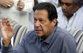 مفوضية الانتخابات الباكستانية تصدر مذكرة باعتقال عمران خان