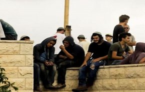 عدم الثقة والرغبة بالهجرة لدى الشبان.. مؤشرات تقلق كيان الاحتلال