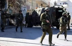 اندلاع مواجهات خلال اعتقالات صهيونية بالضفة والقدس
