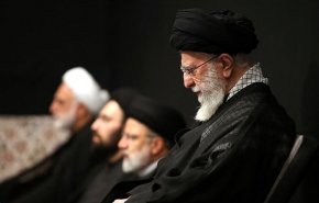 اقامة مراسم عزاء ليلة الثامن من محرم بحضور قائد الثورة