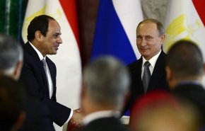 السيسي يصل 'بطرسبورغ' في روسيا ويلتقي ببوتين