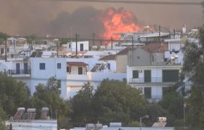 مصرع 5 أشخاص فى حرائق إيطاليا مع إجلاء 2000 شخص.. فيديو