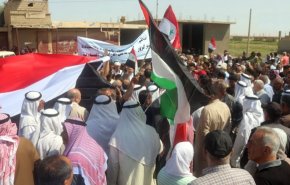 سوريا: وقفة احتجاجية في البوكمال ضد الاحتلال الأمريكي وللمطالبة بخروجه
