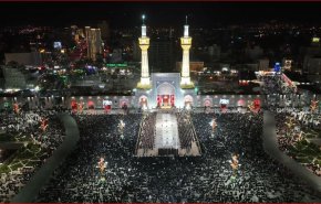 شاهد.. مراسم قراءة خطبة عاشوراء في الحرم الرضوي الشريف 