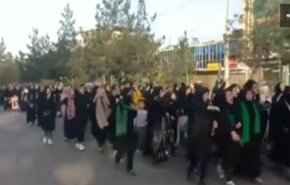 شاهد.. مئات الأفغانيات يحيين ذكرى عاشوراء 