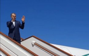 وزير الخارجية الايراني يغادر كراتشي عائدا الى طهران
