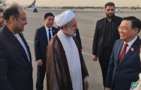 رئيس البرلمان الفيتنامي یصل الی طهران