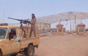 المسلحون يتخذون مواقع دفاعية في منطقة الـ«٥٥ كم» بمحيط التنف