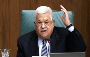محمود عباس يحيل 12 محافظا إلى التقاعد