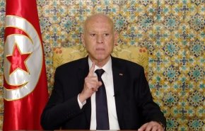 قيس سعيد يقوم بزيارة غير معلنة لمنشأة طبية وحجز الأرشيف