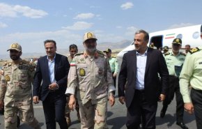 قائد قوى الامن الداخلي يتفقد منفذ مهران الحدودي غربي البلاد