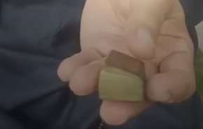 مصري يمتلك مصحفا آثريا بحجم عقلة الأصبع
