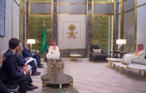 شاهد.. تفاصيل لقاء وزير خارجية ايران بولي العهد السعودي