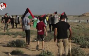 أهالي غزة يطلقون بالونات محمّلة برسائل تهديد للاحتلال نصرة لفلسطين 