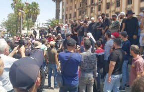 'السويداء'.. شلل متواص اثر فرض محتجين إغلاقا كاملا للفعاليات التجارية