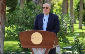 وزير النفط: إنتاج النفط الإيراني يبلغ 3 ملايين و300 الف برميل يوميا