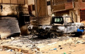 شاهد.. طرفا النزاع في السودان يضرمان النار في الهشيم
