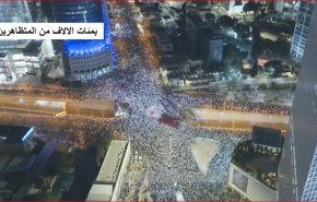 حدث فريد من نوعه.. تل ابيب تشهد اكبر تظاهرة رغم عنف الشرطة 