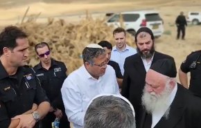 شاهد.. جرافات الاحتلال تهدم منازل لفلسطينيي النقب
