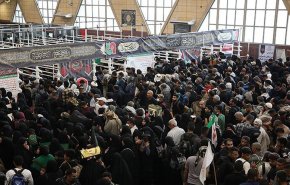 جموع غفيرة في منفذ مهران الحدودي ذهاباً واياباً
