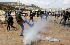 إصابة عشرات المتظاهرين في الضفة وقطاع غزة
