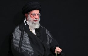 القائد مخاطبا الشباب: عيشوا حسينيين وابقوا حسينيين