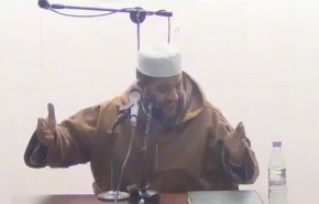 شاهد/ردة فعل إمام مسجد أثناء زلزال مغرب وما طلبه من المصلين!