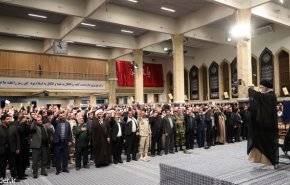 قائد الثورة : أمريكا شكلت مجموعة لخلق الأزمات في مختلف الدول