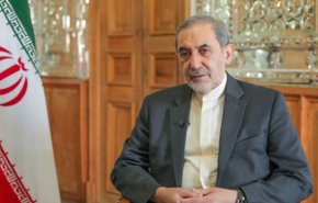 ولايتي: مزاعم الإمارات بشأن الجزر الايرانية الثلاث تزعزع أمن المنطقة
