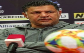 شاهد بالفيديو..اسطورة الكرة الايرانية الشهير، علي دايي، يتكلم بالعربية!