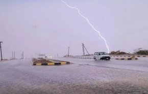 قتلى ودمار عشرات المنازل في صواعق رعدية وسيول باليمن