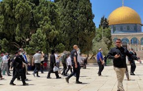 مستوطنون يقتحمون المسجد الأقصى المبارك
