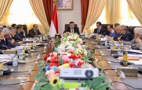 قناة سعودية تكشف عن فضائح فساد في حكومة معين عبدالملك