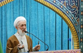 خطيب جمعة طهران: إطلاق قمر 'نور 3' صفحة ذهبية جديدة لحرس الثورة