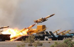 الجيش الإيراني يجري مناورة مشتركة للطائرات المسيرة