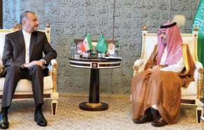وزيرا الخارجية الايراني والسعودي يؤكدان على تسريع التعاون المشترك 

