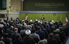 قائد الثورة: الغرب اطاح بكرامة المرأة وقمعها لاهوائه النفسانية