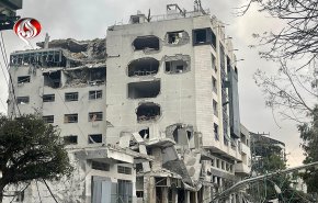 الطيران الاسرائيلي يستهدف مکتب قناة العالم في غزة+بالفيديو والصور