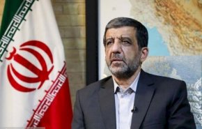 شاهد.. وزير سياحة إيران يتضامن مع فلسطين بنشر أغنية عربية