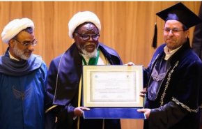 جامعة طهران تمنح الدكتوراه الفخرية لزعيم الحركة الإسلامية في نيجيريا